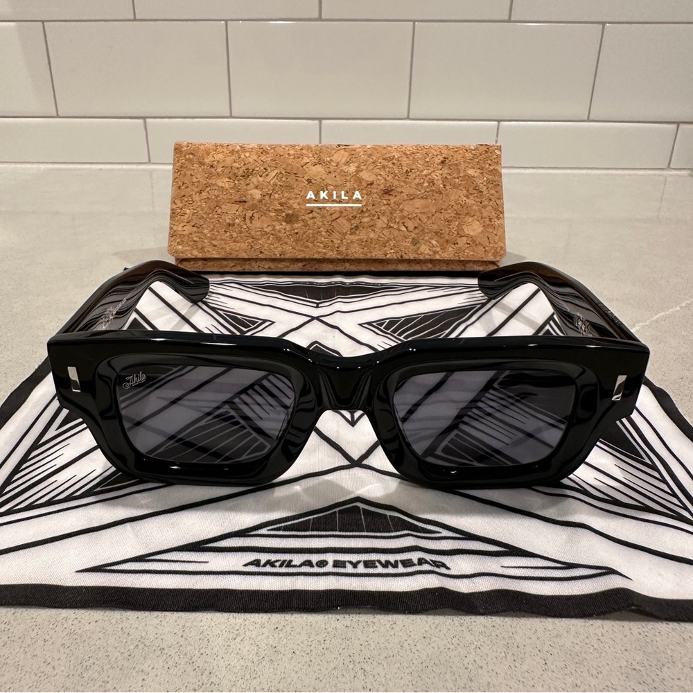 New Akila “Ares” Sunglasses - Black / Black - Beautiful!